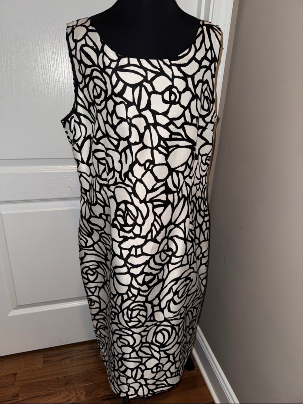 Evan Picone Black and White Floral Sheath Midi Dress Size - 12 NWOT